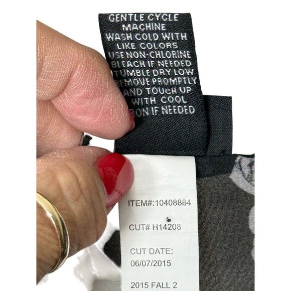 Torrid Black Sheer Skull Purple Rose Print Scoop Neck Top Plus Sz 2 Whimsygoth - Picture 5 of 7